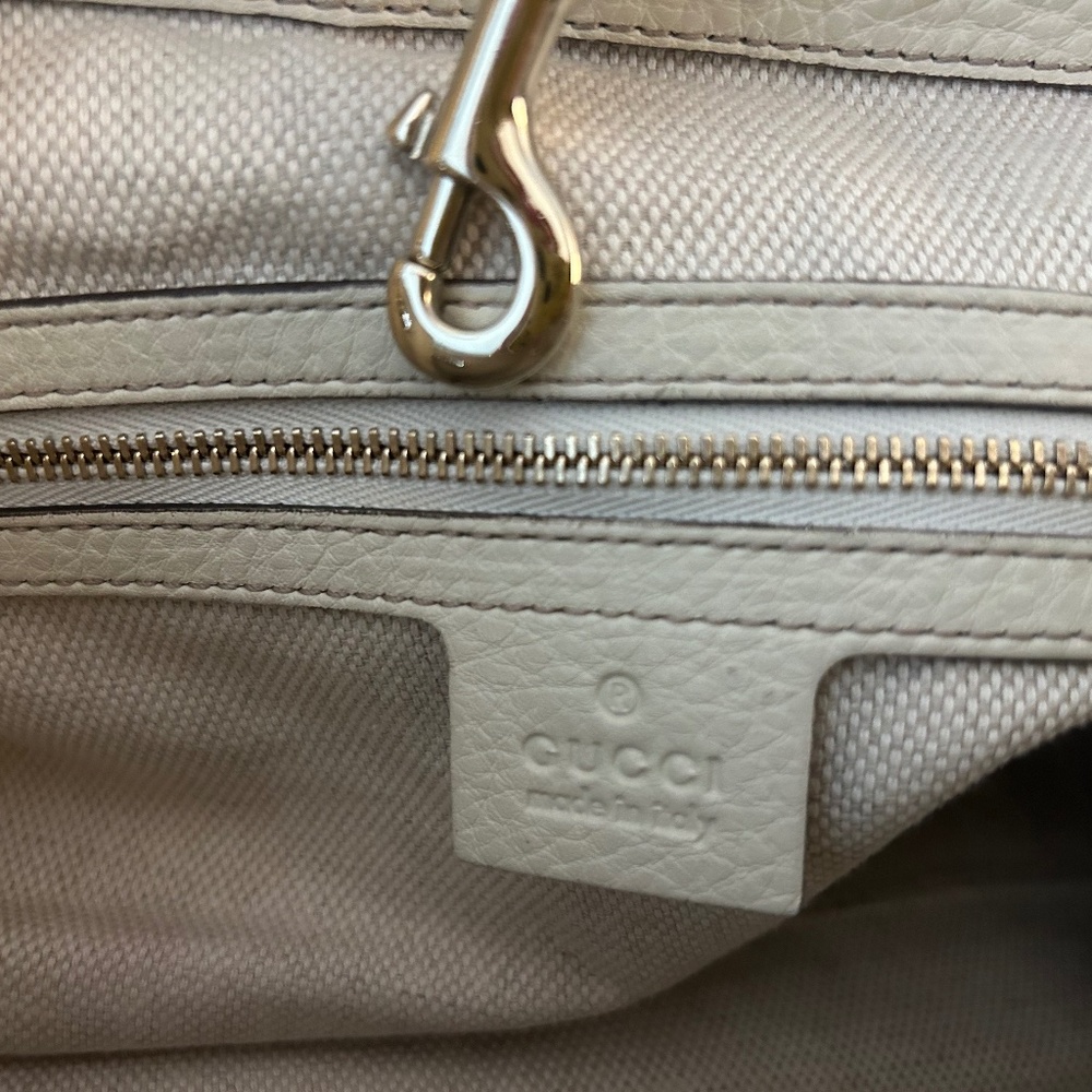 Gucci White Leather Soho Chain Tote - Picture 2 of 16
